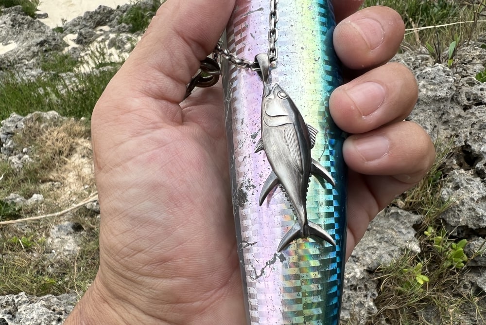 マグロ ネックレス